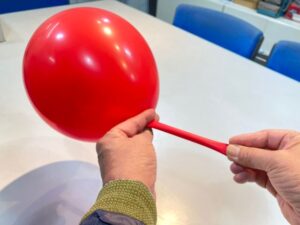 風船 結ぶ コツ 結び方3